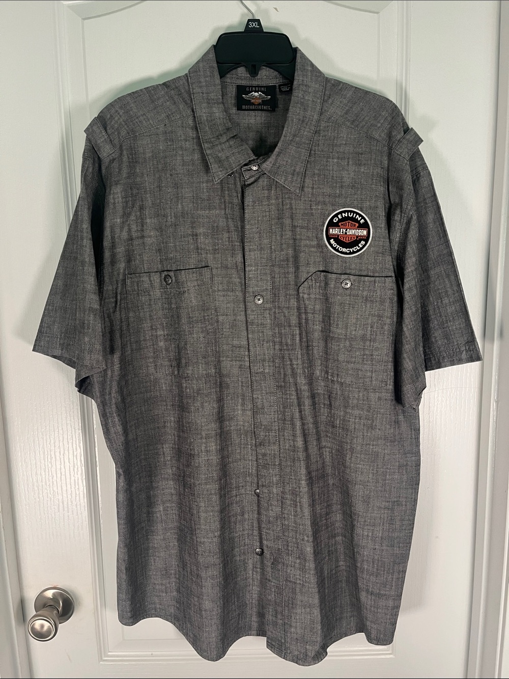 Men’s 2XL Harley-Davidson Gray and Black Motorclothes Shirt with HD Logo